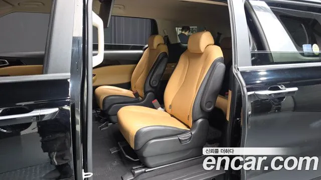 Kia Carnival 2021 thumb 12