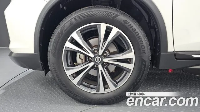 Nissan X-Trail 2018 thumb 5