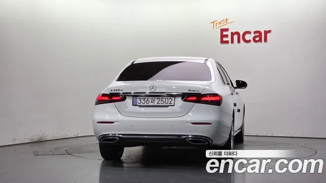 Mercedes-Benz E-Класс 2023 thumb 4