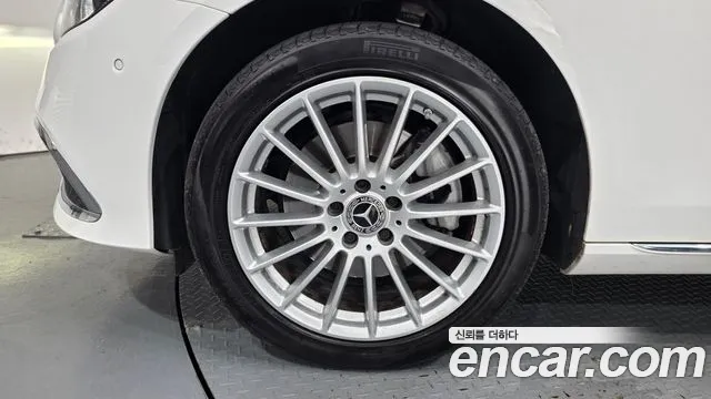 Mercedes-Benz E-Класс 2023 thumb 5