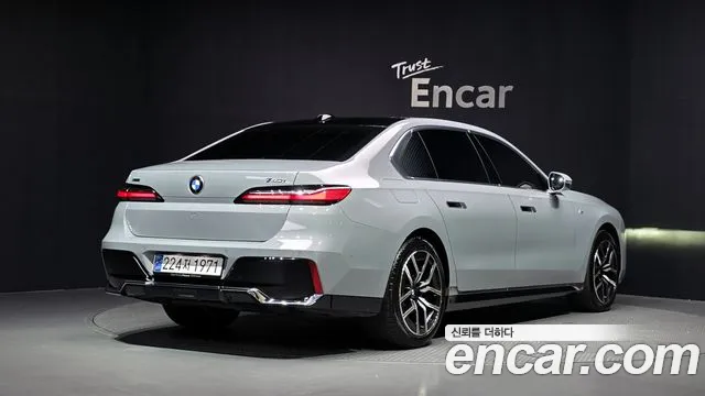 BMW 7 серии 2025 thumb 2