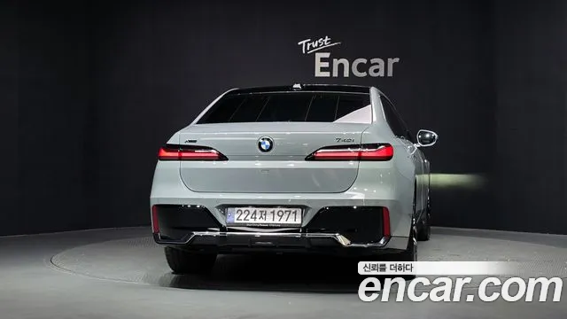 BMW 7 серии 2025 thumb 4