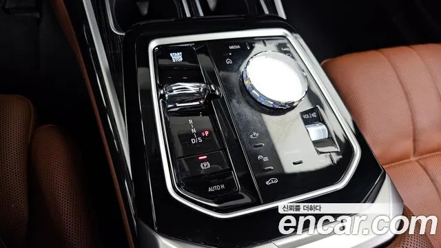 BMW 7 серии 2025 thumb 9