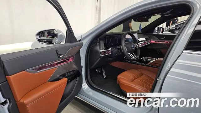 BMW 7 серии 2025 thumb 10