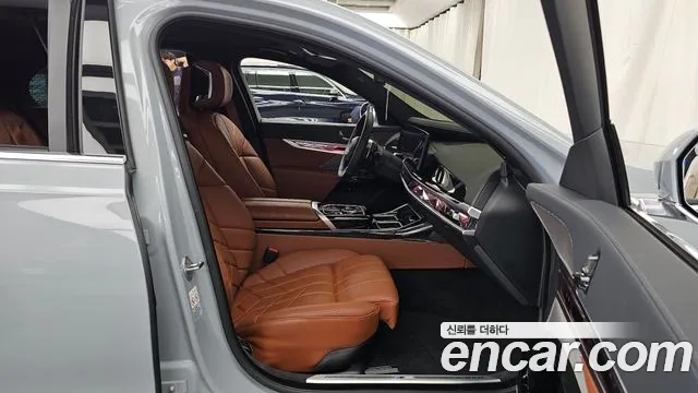 BMW 7 серии 2025 thumb 11
