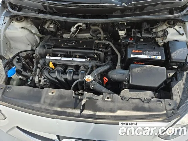 Hyundai Accent 2012 thumb 6