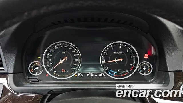 BMW 5 серии 2013 thumb 8