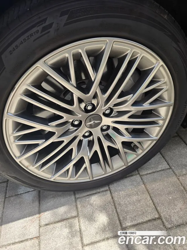 Genesis G90 2020 thumb 8