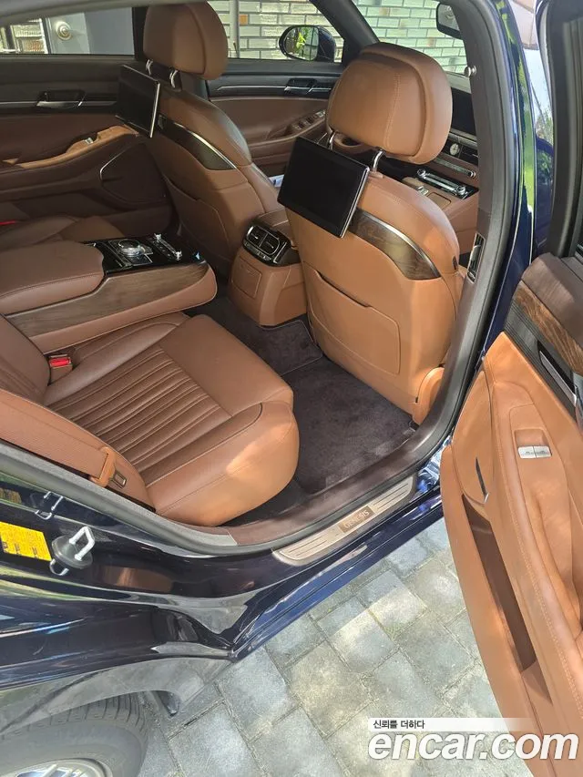 Genesis G90 2020 thumb 9