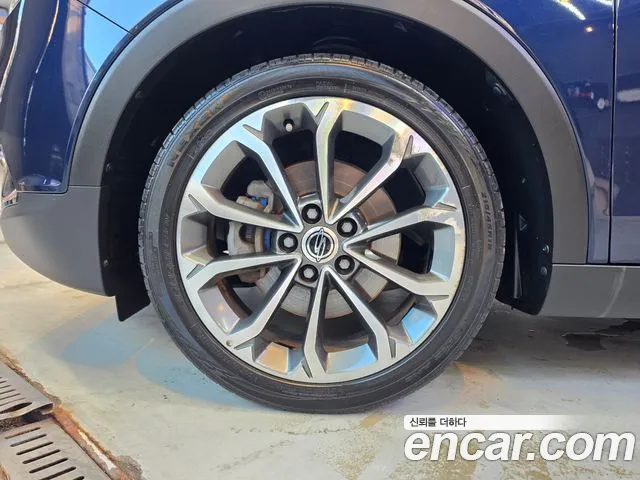 KG_Mobility_Ssangyong TIBOLI 2017 thumb 5