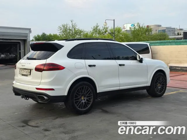 Porsche Cayenne 2017 thumb 2