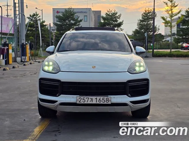 Porsche Cayenne 2017 thumb 3