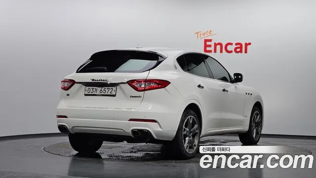 Maserati Levante 2017 thumb 2