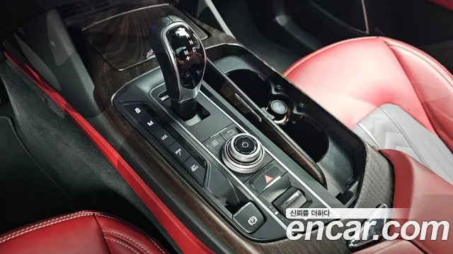 Maserati Levante 2017 thumb 9