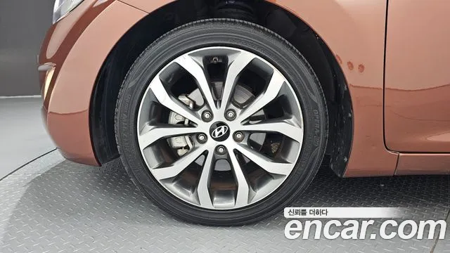 Hyundai Avante 2013 thumb 5