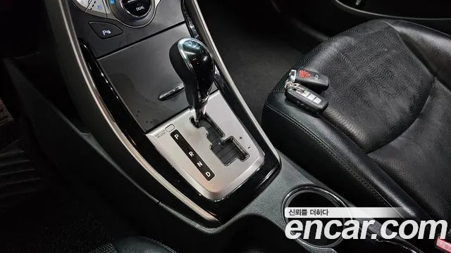 Hyundai Avante 2013 thumb 9