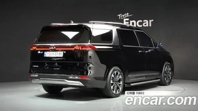 Kia Carnival 2023 thumb 2