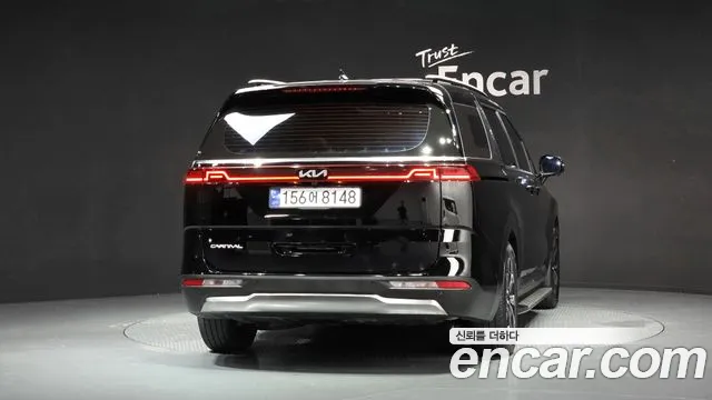 Kia Carnival 2023 thumb 4