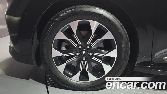 Kia Carnival 2023 thumb 5