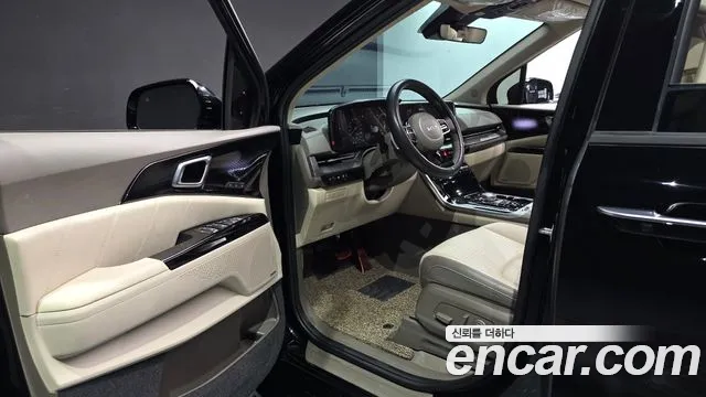 Kia Carnival 2023 thumb 10
