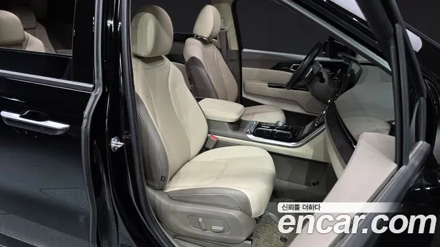 Kia Carnival 2023 thumb 11