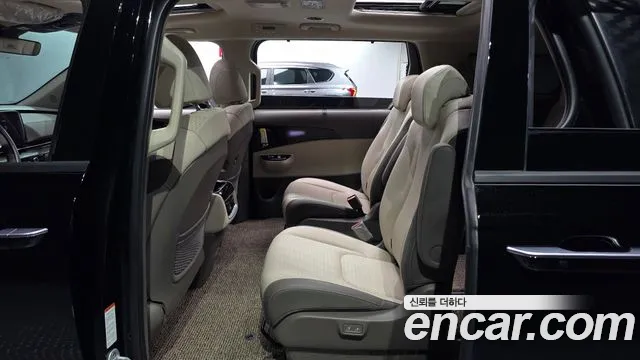 Kia Carnival 2023 thumb 12