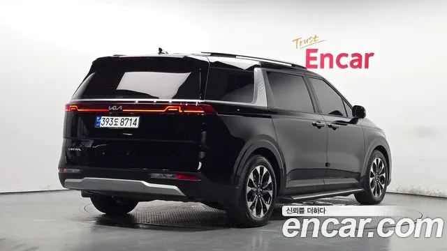 Kia Carnival 2023 thumb 2