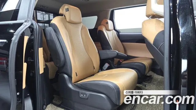 Kia Carnival 2023 thumb 12