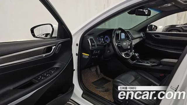 Hyundai Grandeur 2017 thumb 10