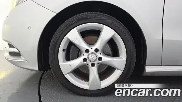 Mercedes-Benz B-Class 2013 thumb 5
