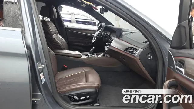 BMW 5 серии 2020 thumb 11