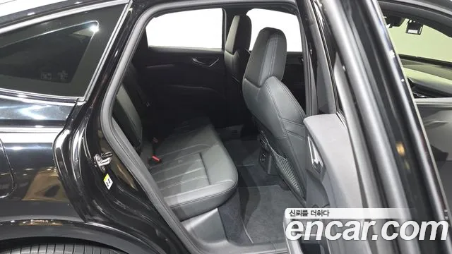 Audi Q4 e-tron 2023 thumb 12