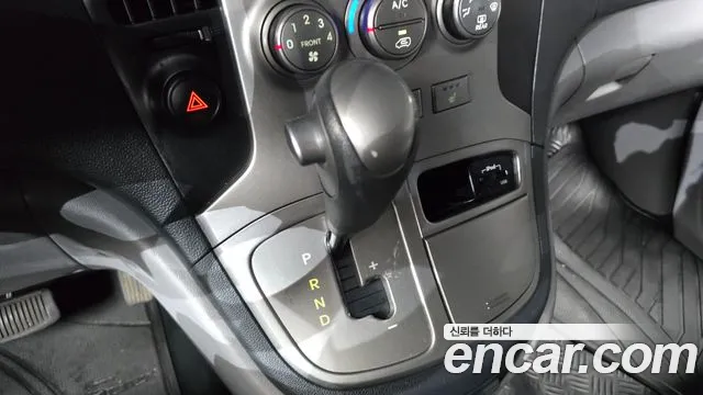 Hyundai Starex 2015 thumb 9