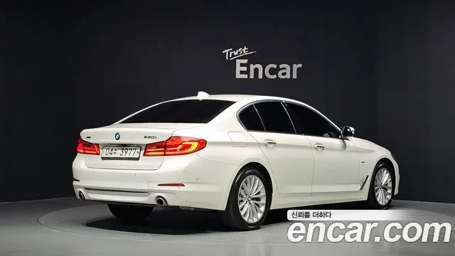 BMW 5 серии 2018 thumb 2