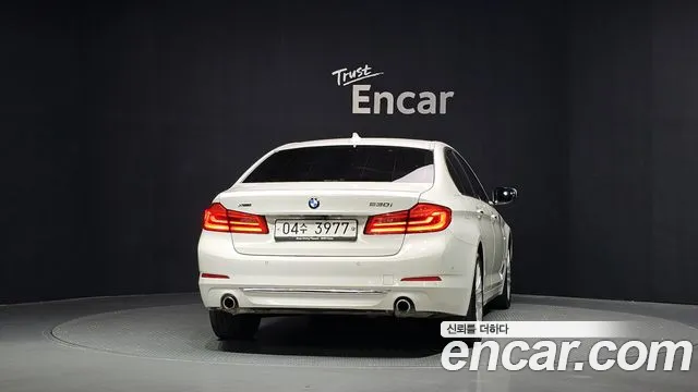 BMW 5 серии 2018 thumb 4