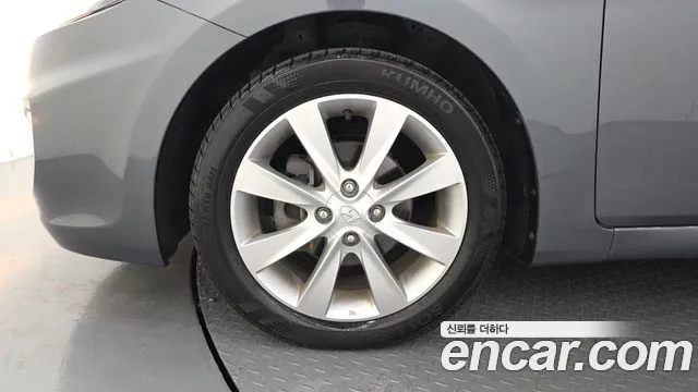 Hyundai Accent 2013 thumb 5