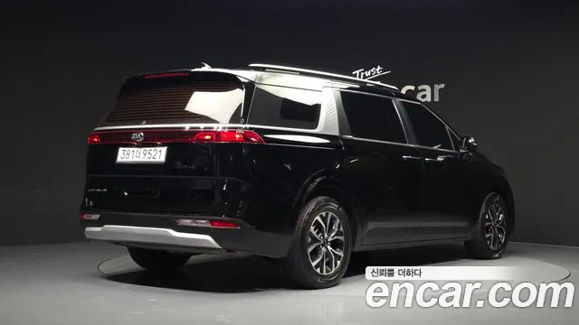 Kia Carnival 2021 thumb 2