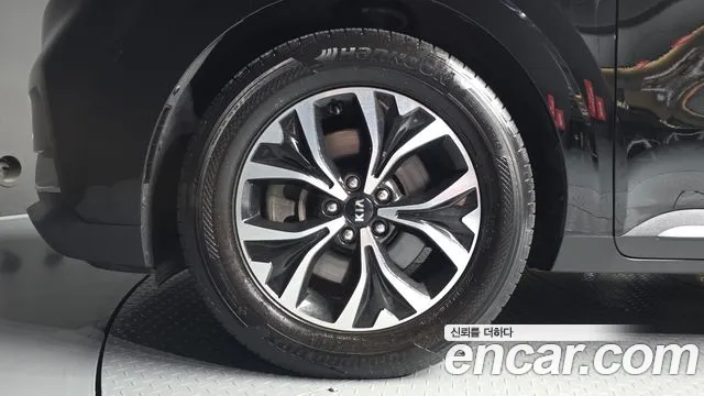 Kia Carnival 2021 thumb 5