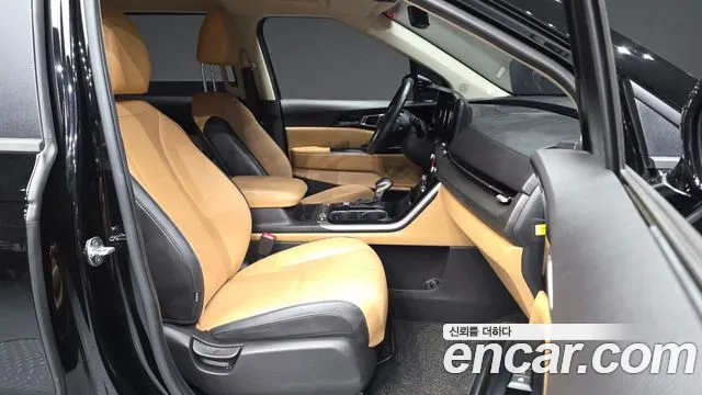 Kia Carnival 2021 thumb 11