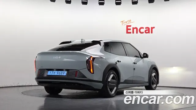 Kia EV4 2025 thumb 2