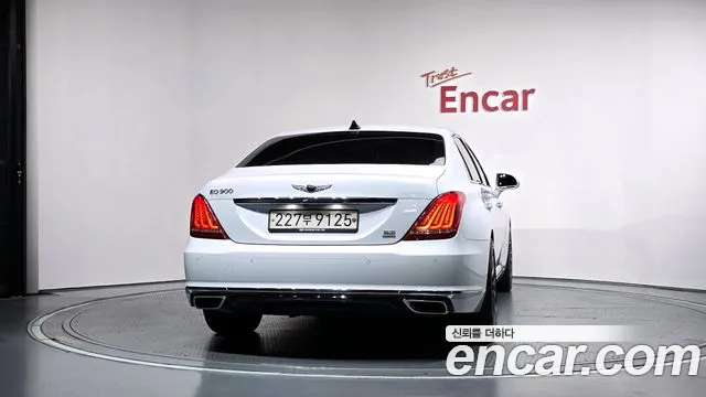 Genesis G90 2016 thumb 4