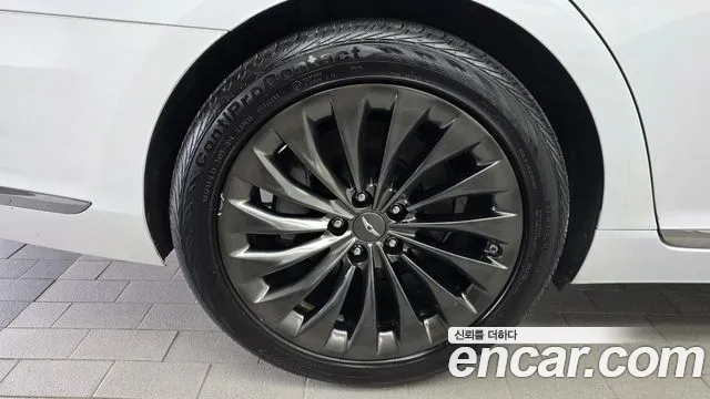 Genesis G90 2016 thumb 5