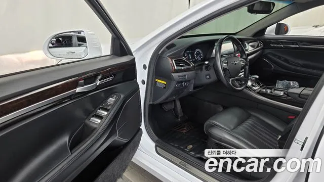 Genesis G90 2016 thumb 10
