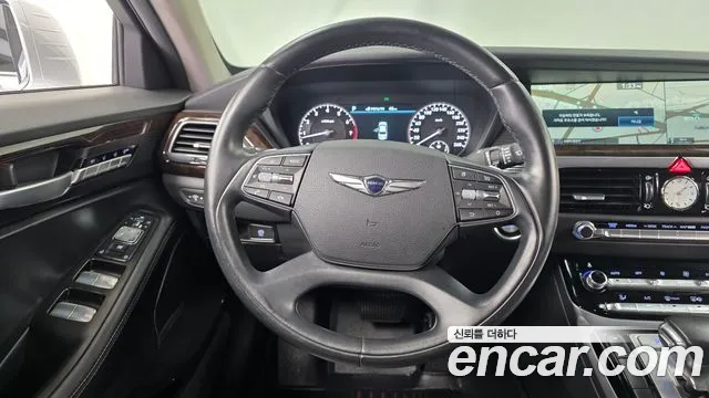 Genesis G90 2016 thumb 12