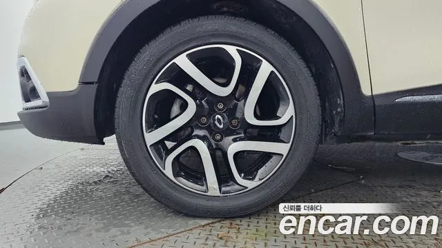Renault Captur 2015 thumb 5