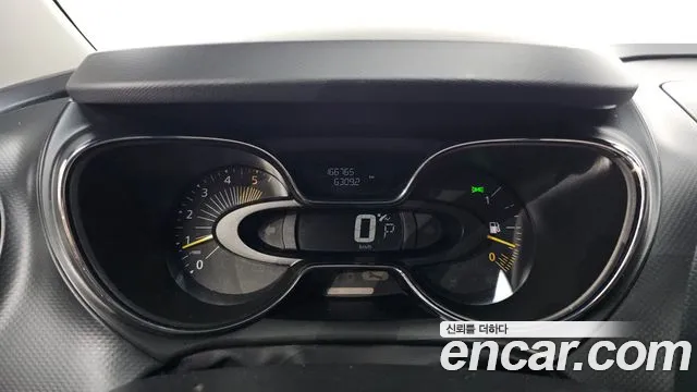 Renault Captur 2015 thumb 8