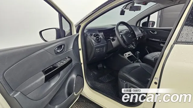 Renault Captur 2015 thumb 10