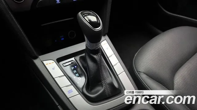 Hyundai Avante 2017 thumb 9