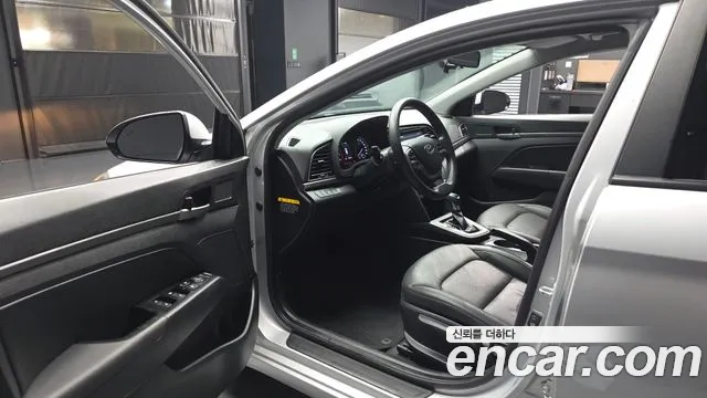 Hyundai Avante 2017 thumb 10