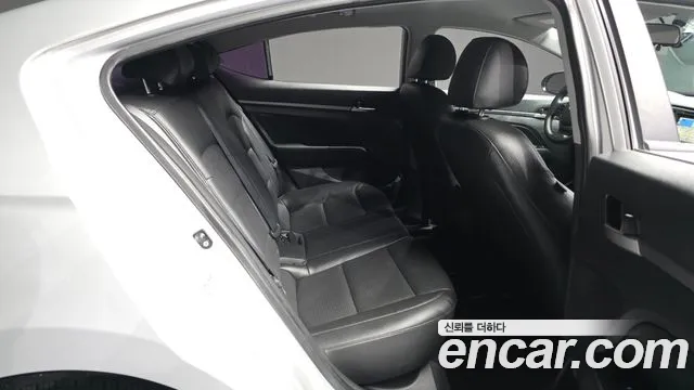 Hyundai Avante 2017 thumb 12